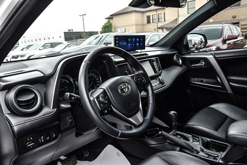 2018 Toyota RAV4 Hybrid SE