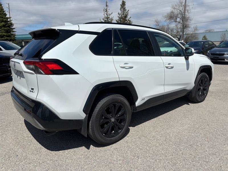 2025 Toyota RAV4 Hybrid SE AWD