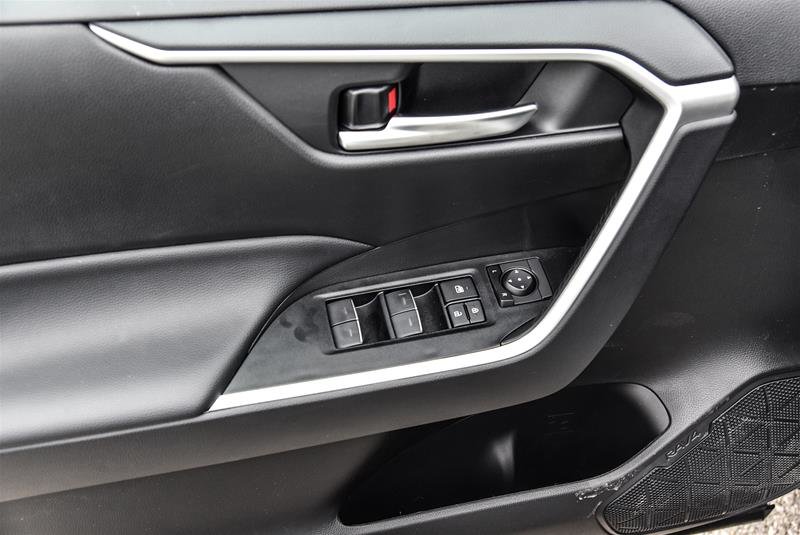 2025 Toyota RAV4 Hybrid SE AWD