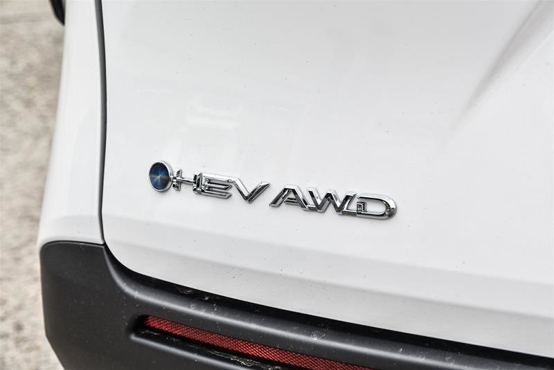 2025 Toyota Sienna Hybrid Sienna LE AWD 8-Pass