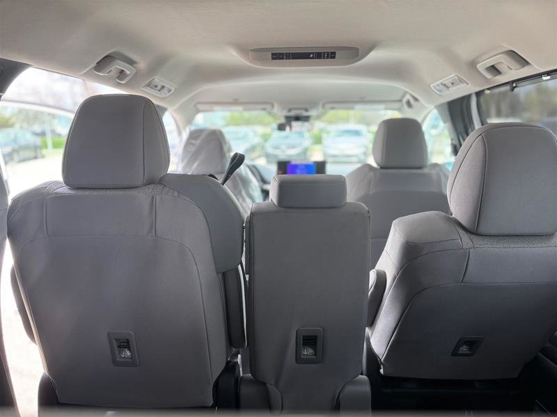 2025 Toyota Sienna Hybrid Sienna LE AWD 8-Pass