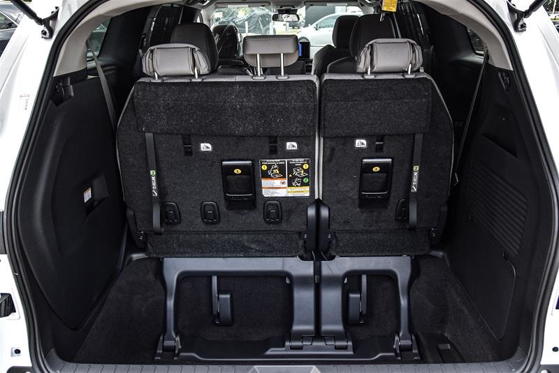 2025 Toyota Sienna Hybrid Sienna LE AWD 8-Pass Sienna LE AWD 8-Pass-Camera|brk assist| htd seats