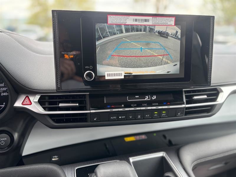 2025 Toyota Sienna Hybrid Sienna LE AWD 8-Pass