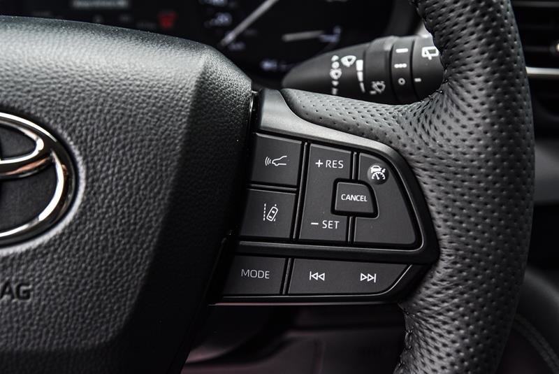 2025 Toyota Sienna Hybrid Sienna LE AWD 8-Pass Sienna LE AWD 8-Pass-Camera|brk assist| htd seats