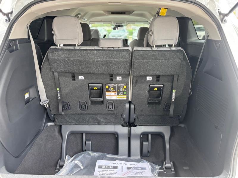 2025 Toyota Sienna Hybrid Sienna LE AWD 8-Pass