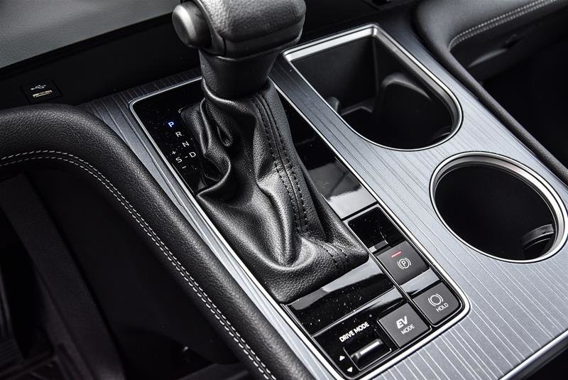 2025 Toyota Sienna Hybrid Sienna LE AWD 8-Pass