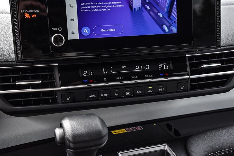 2025 Toyota Sienna Hybrid Sienna LE AWD 8-Pass