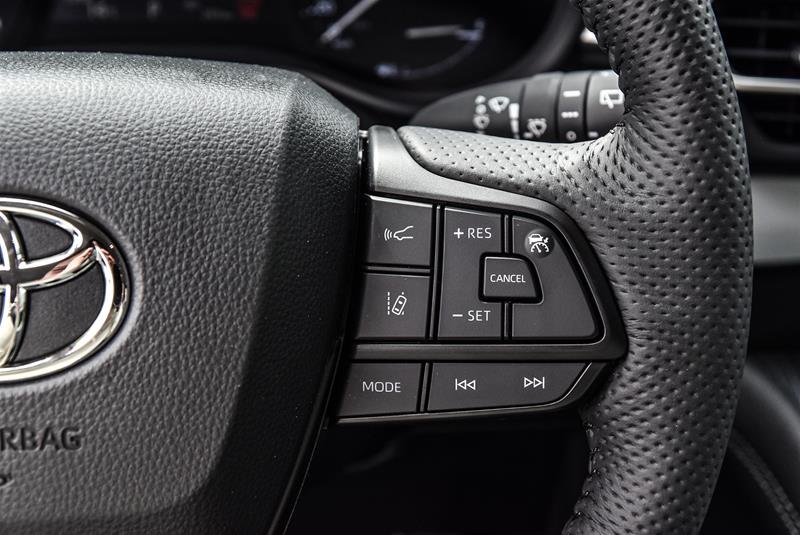 2025 Toyota Sienna Hybrid Sienna LE AWD 8-Pass