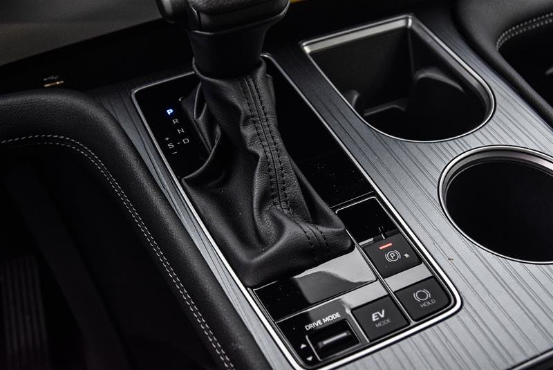 2025 Toyota Sienna Hybrid Sienna LE 8-Pass