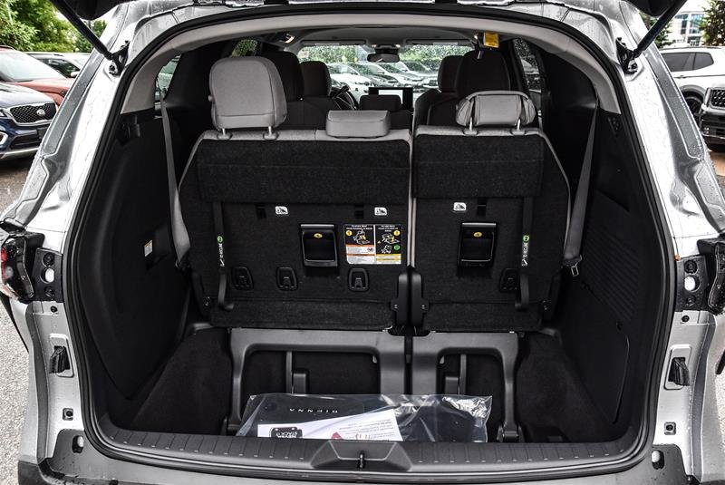 2025 Toyota Sienna Hybrid Sienna LE 8-Pass