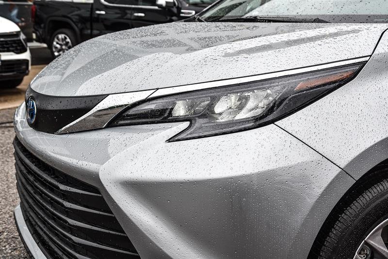 2025 Toyota Sienna Hybrid Sienna LE 8-Pass