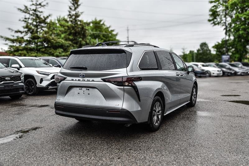 2025 Toyota Sienna Hybrid Sienna LE 8-Pass