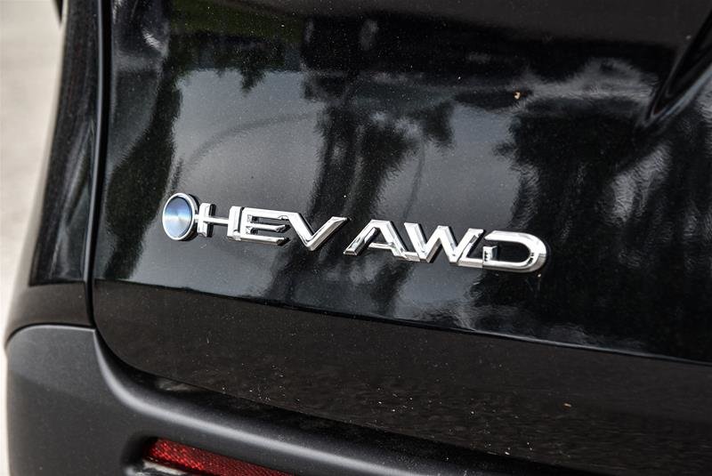 2025 Toyota Sienna Hybrid Sienna LE AWD 8-Pass