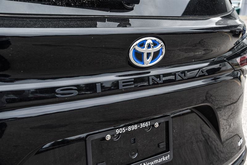 2025 Toyota Sienna Hybrid Sienna LE AWD 8-Pass