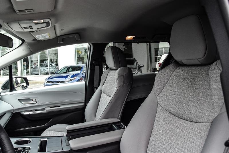 2025 Toyota Sienna Hybrid Sienna LE AWD 8-Pass