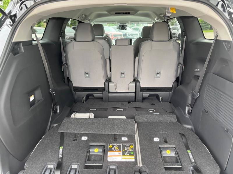2025 Toyota Sienna Hybrid Sienna LE AWD 8-Pass