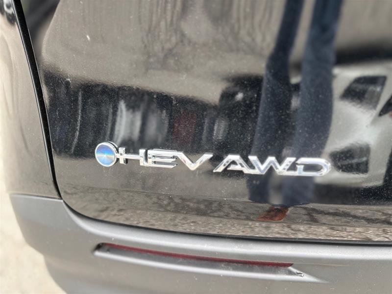 2025 Toyota Sienna Hybrid Sienna LE AWD 8-Pass