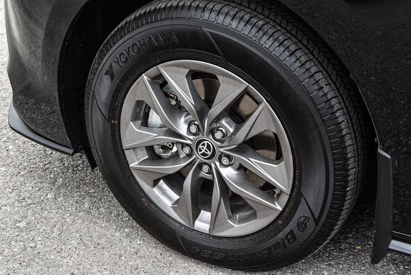 2025 Toyota Sienna Hybrid Sienna LE AWD 8-Pass Sienna LE AWD 8-Pass-Cross traffic|Brk assist|