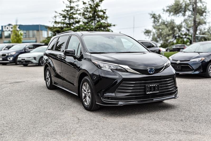 2025 Toyota Sienna Hybrid Sienna LE AWD 8-Pass Sienna LE AWD 8-Pass-Cross traffic|Brk assist|