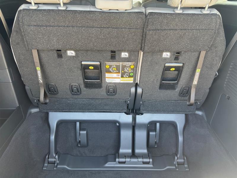 2025 Toyota Sienna Hybrid Sienna XLE 8-Pass