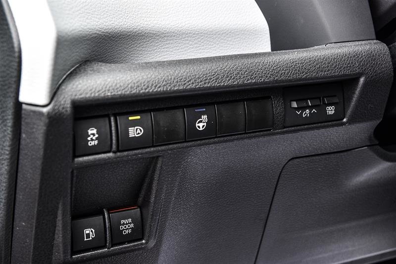 2025 Toyota Sienna Hybrid Sienna XLE 8-Pass