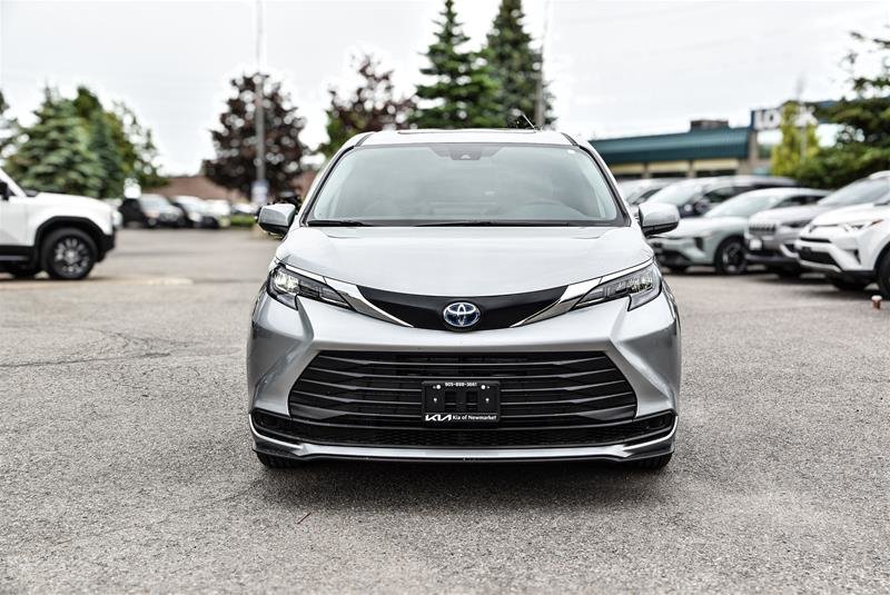 2025 Toyota Sienna Hybrid Sienna XLE 8-Pass