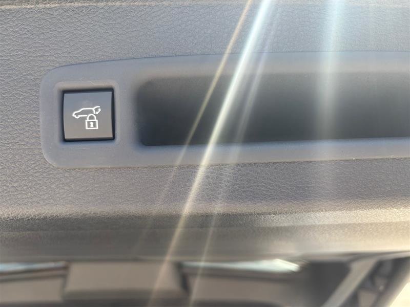 2025 Toyota Sienna Hybrid Sienna XLE 8-Pass