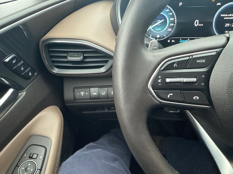 2022 Hyundai SANTA FE HYBRID LUXURY One Owner & Very Clean