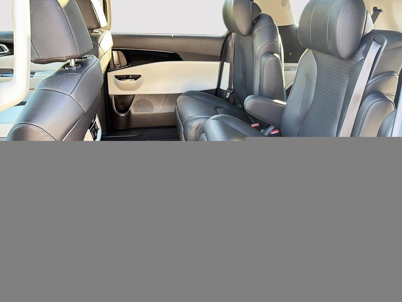 2022 Kia CARNIVAL SX