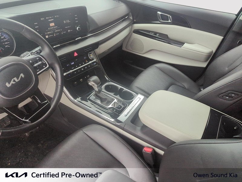 2024 Kia CARNIVAL EX One Owner