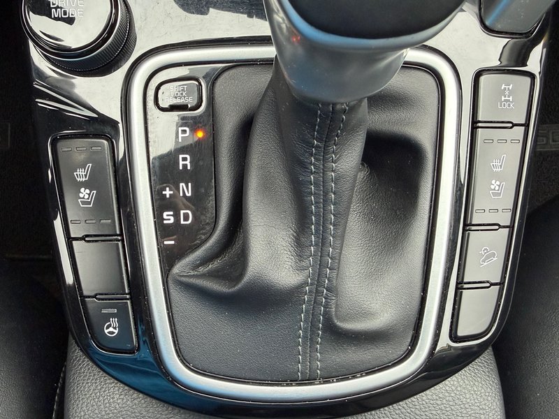 2021 Kia Seltos SX Turbo One Owner, Local Trade