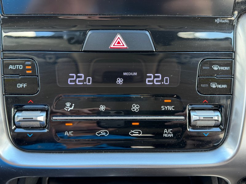 2023 Kia Sorento LX Premium