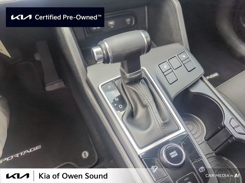 2023 Kia Sportage LX FWD Local One Owner FWD