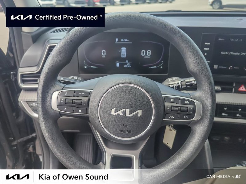 2023 Kia Sportage LX FWD Local One Owner FWD