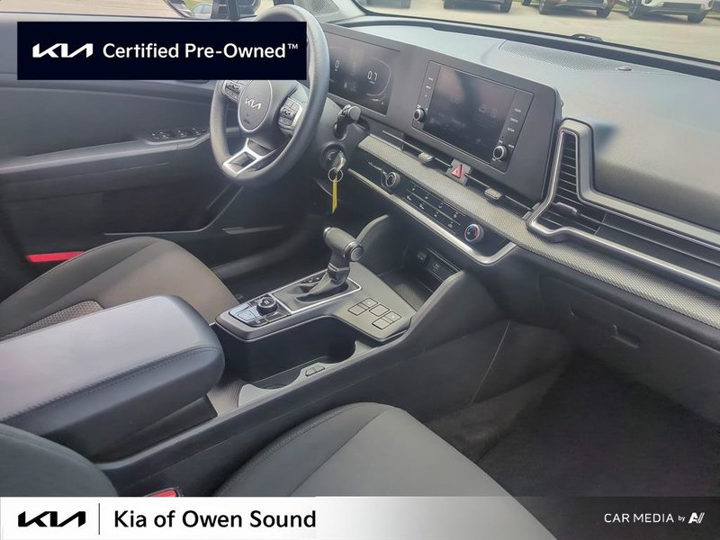 2023 Kia Sportage LX FWD Local One Owner FWD