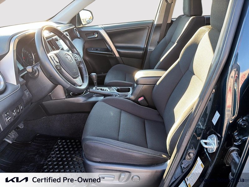 2018 Toyota RAV4 HYBRID LE+
