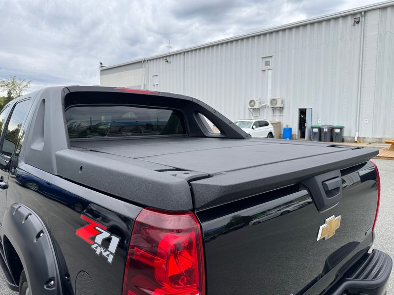 Chevrolet Avalanche LT Z71 4X4 PNEUS D'HIVER DEMARREUR PAS ACCIDENTE 2011 INSPECTE+HITCH+COUVRE CAISSE RIGIDE+PROTECTEUR DE CAISSE+CLIMATISATION BI-ZONES+BLUETOOTH+MAGS 20''