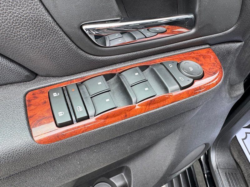 Chevrolet Avalanche LT Z71 4X4 PNEUS D'HIVER DEMARREUR PAS ACCIDENTE 2011 INSPECTE+HITCH+COUVRE CAISSE RIGIDE+PROTECTEUR DE CAISSE+CLIMATISATION BI-ZONES+BLUETOOTH+MAGS 20''