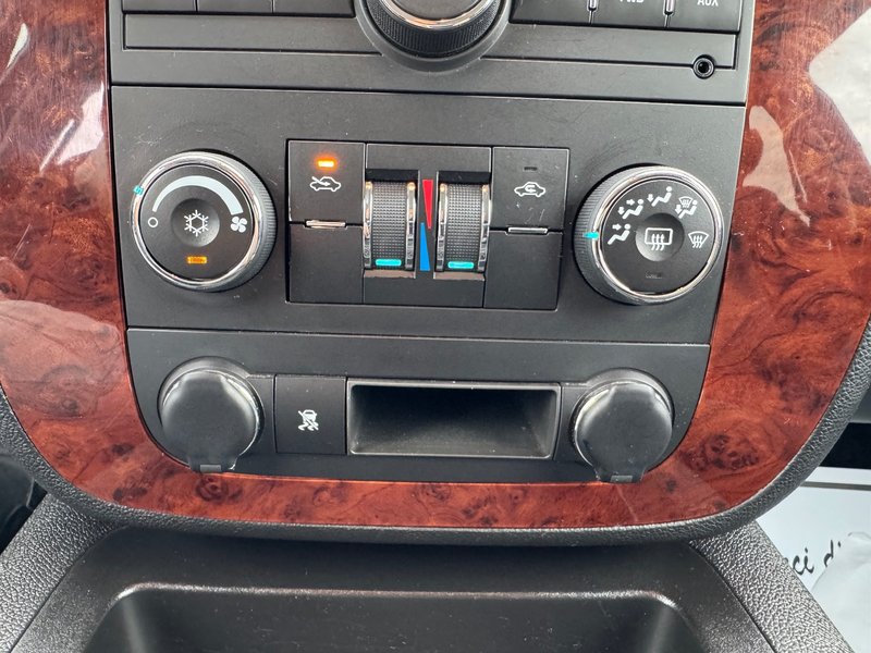 Chevrolet Avalanche LT Z71 4X4 PNEUS D'HIVER DEMARREUR PAS ACCIDENTE 2011 INSPECTE+HITCH+COUVRE CAISSE RIGIDE+PROTECTEUR DE CAISSE+CLIMATISATION BI-ZONES+BLUETOOTH+MAGS 20''