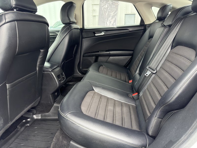 Ford Fusion SE AWD PNEUS D'HIVER DEMARREUR PAS ACCIDENTE 2018 INSPECTE+PNEUS NEUFS+CUIR+SIEGES ELECTRIQUE+CAMERA DE RECUL+APPLE CARPLAY+CLIMATISATION BI-ZONES