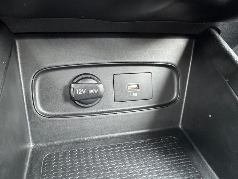 Hyundai Venue Essential PNEUS D'HIVER APPLE CARPLAY PAS ACCIDENT 2021 INSPECTE+CAMERA DE RECUL+SIEGES CHAUFFANTS+AIR CLIMATISE+BLUETOOTH+REGULATEUR DE VITESSES