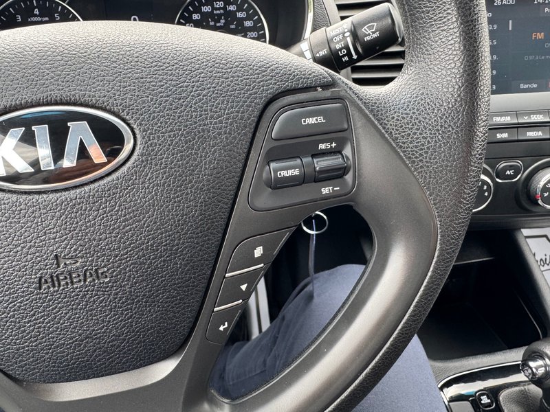 Kia Forte LX+ PNEUS NEUFS APPLE CARPLAY SIEGES CHAUFFANTS 2018 INSPECTE+CAMERA DE RECUL+AIR CLIMATISE+RADIO SIRIUS+REGULATEUR DE VITESSES+PHARES AUTOMATIQUE