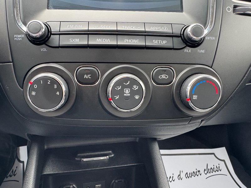 Kia Forte LX+ PNEUS NEUFS APPLE CARPLAY SIEGES CHAUFFANTS 2018 INSPECTE+CAMERA DE RECUL+AIR CLIMATISE+RADIO SIRIUS+REGULATEUR DE VITESSES+PHARES AUTOMATIQUE