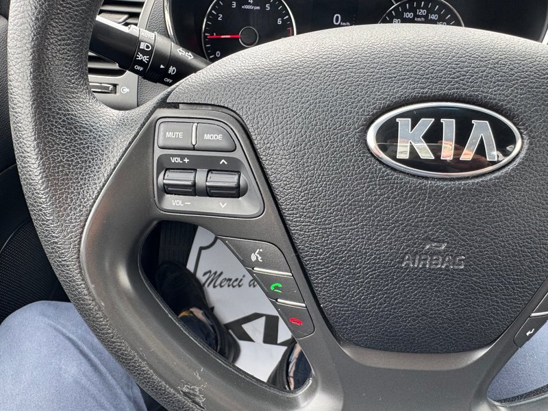 Kia Forte LX+ PNEUS NEUFS APPLE CARPLAY SIEGES CHAUFFANTS 2018 INSPECTE+CAMERA DE RECUL+AIR CLIMATISE+RADIO SIRIUS+REGULATEUR DE VITESSES+PHARES AUTOMATIQUE