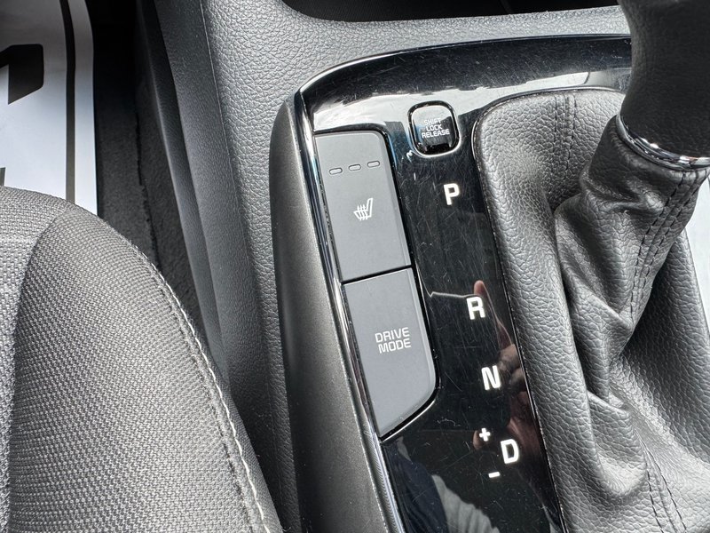 Kia Forte LX+ PNEUS NEUFS APPLE CARPLAY SIEGES CHAUFFANTS 2018 INSPECTE+CAMERA DE RECUL+AIR CLIMATISE+RADIO SIRIUS+REGULATEUR DE VITESSES+PHARES AUTOMATIQUE