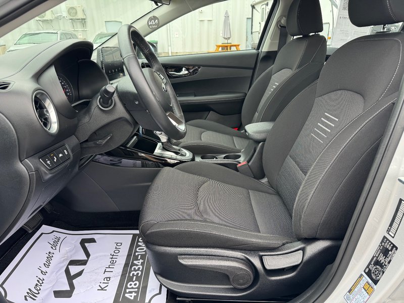 Kia Forte EX PNEUS D'HIVER DEMARREUR PAS ACCIDENTE 2020 INSPECTE+VOLANT CHAUFFANT+DETECTEUR D'ANGLES MORTS+MAGS 16''+CHARGEUR INDUCTIF POUR CELLULAIRE