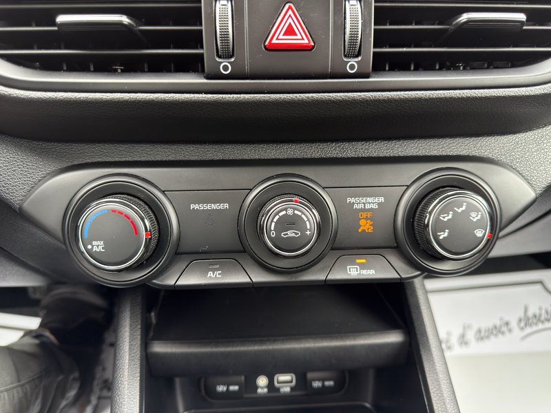 Kia Forte LX DEFLECTEUR CAPOT APPLE CARPLAY CAMERA 2020 INSPECTE+SIEGES CHAUFFANTS+BLUETOOTH+REGULATEUR DE VITESSES+PHARES AUTOMATIQUE+AIR CLIMATISE