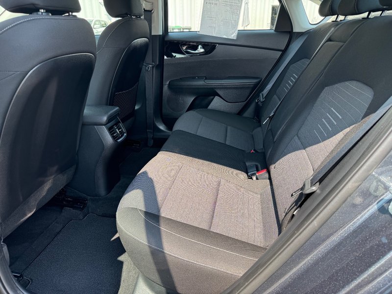 Kia Forte EX VOLANT CHAUFFANT APPLE CARPLAY PAS ACCIDENTE 2021 INSPECTE+DETECTEUR D'ANGLES MORTS+CHARGEUR INDUCTIF POUR CELLULAIRE+CAMERA DE RECUL+MAGS 16''