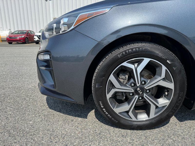 Kia Forte EX VOLANT CHAUFFANT APPLE CARPLAY PAS ACCIDENTE 2021 INSPECTE+DETECTEUR D'ANGLES MORTS+CHARGEUR INDUCTIF POUR CELLULAIRE+CAMERA DE RECUL+MAGS 16''