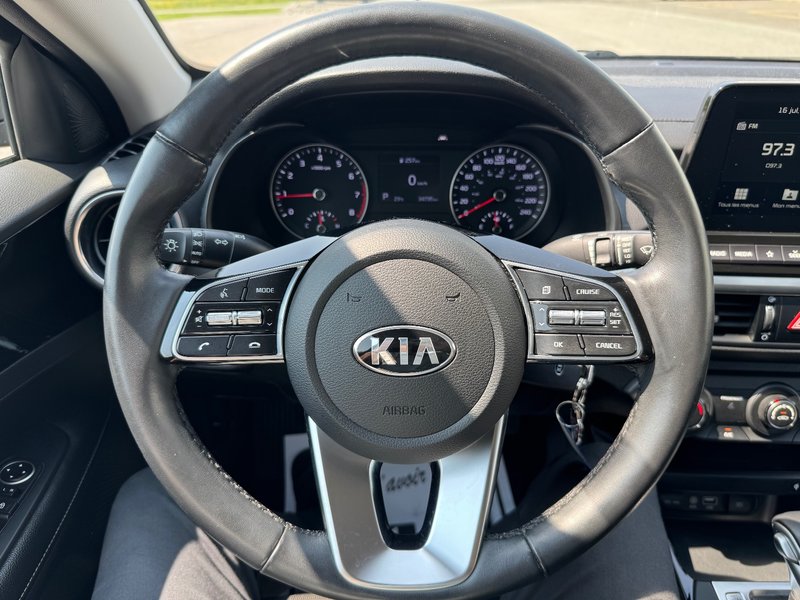Kia Forte EX VOLANT CHAUFFANT APPLE CARPLAY PAS ACCIDENTE 2021 INSPECTE+DETECTEUR D'ANGLES MORTS+CHARGEUR INDUCTIF POUR CELLULAIRE+CAMERA DE RECUL+MAGS 16''